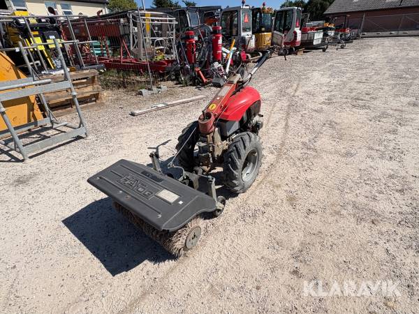 2-hjulet traktor Nibbi med kost