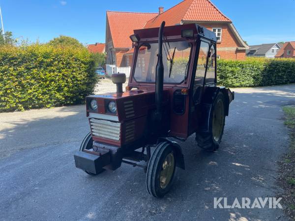 Veterantraktor Fiat 474 City med bagskovl