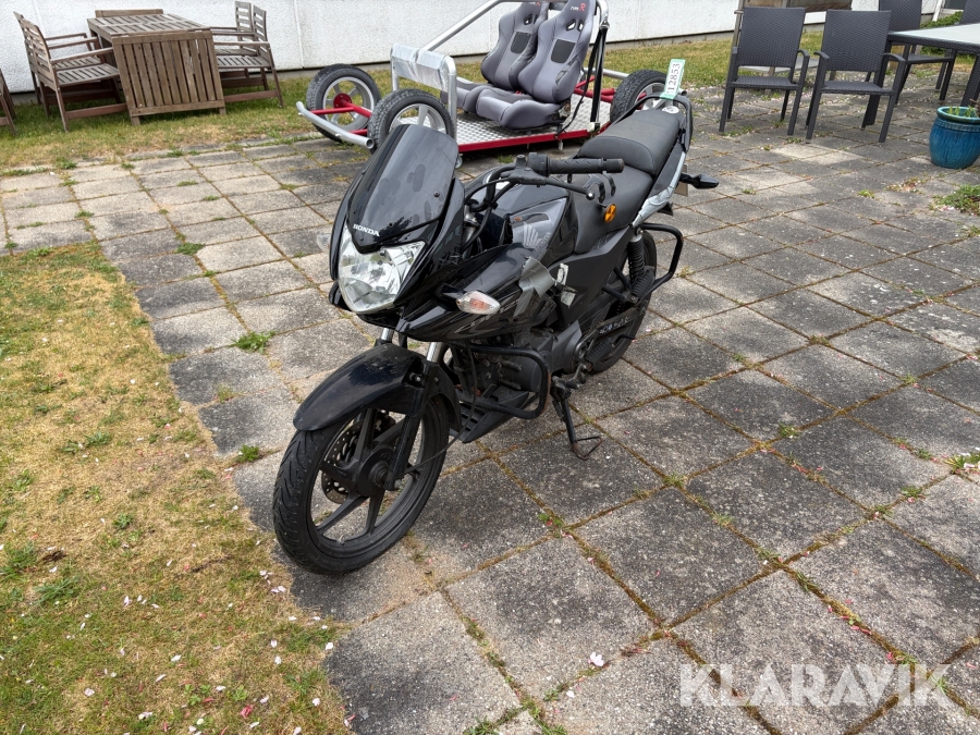 Motorcykel Honda CBF 125 125 kubikcentimeter