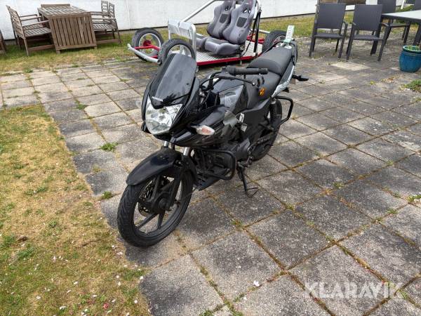 Motorcykel Honda CBF 125 125 kubikcentimeter