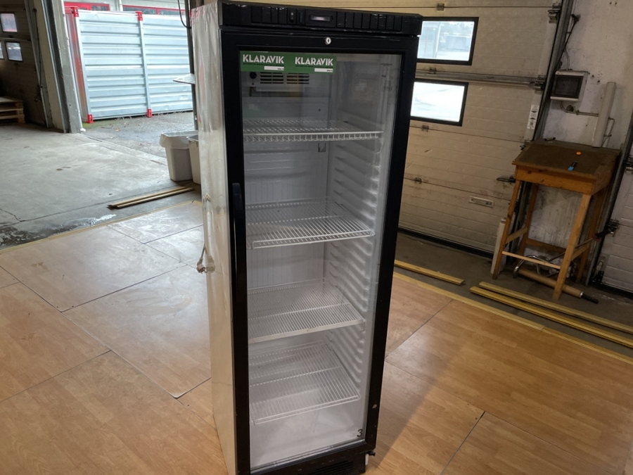 Køleskab med glaslåge