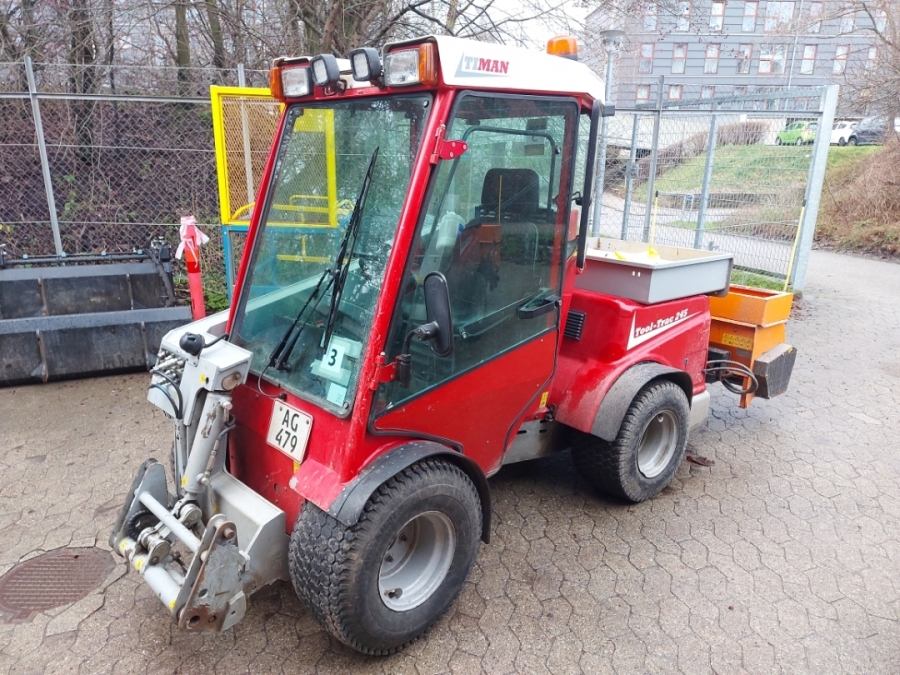 Redskabsbærer med udstyr