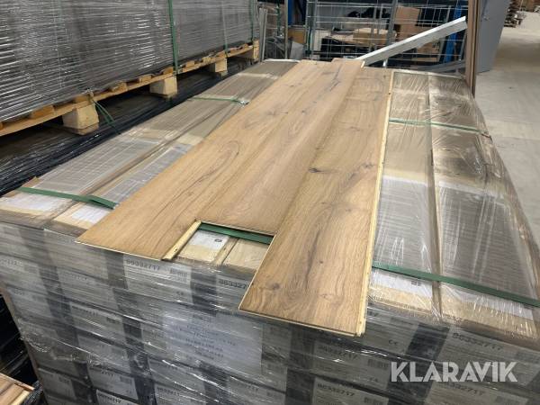 Trægulv Välinge eg plank 107 m²