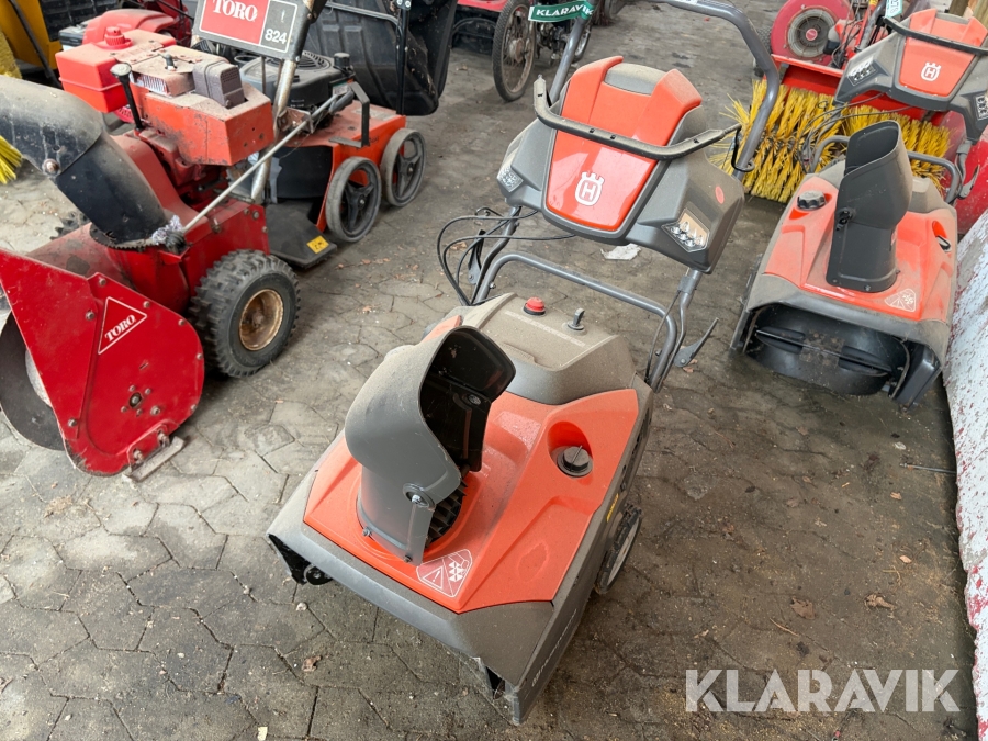 Sneslynge Husqvarna ST 121E Benzindrevet med elstart 1 styk