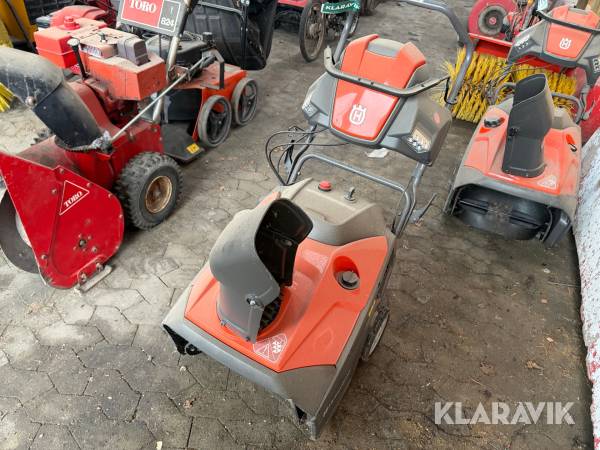Sneslynge Husqvarna ST 121E Benzindrevet med elstart 1 styk