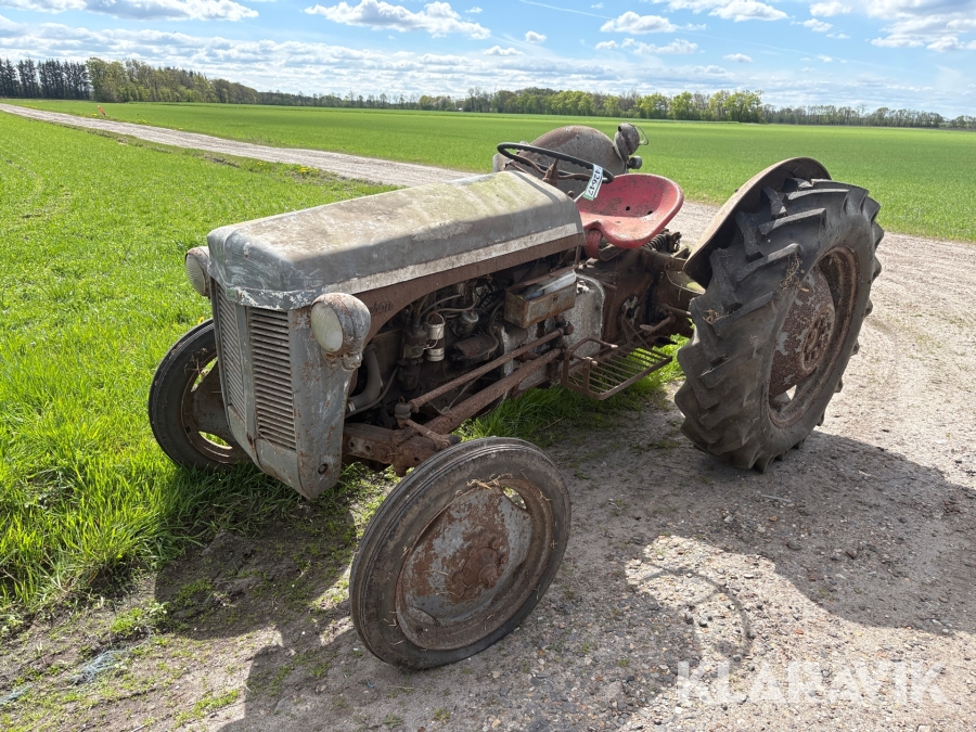 Veterantraktor Ferguson 26