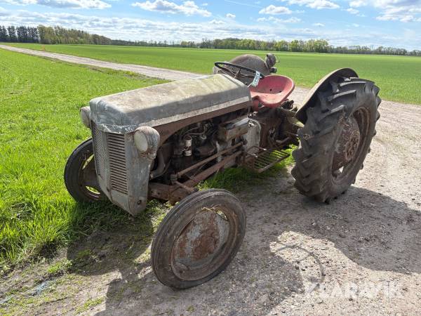 Veterantraktor Ferguson 26