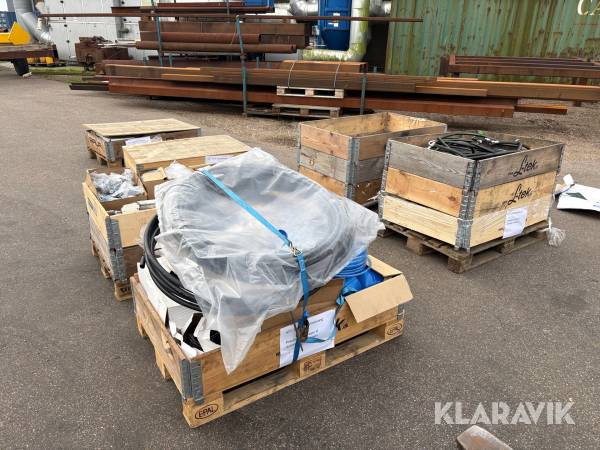 Diverse pneumatik udstyr 6 paller Festo