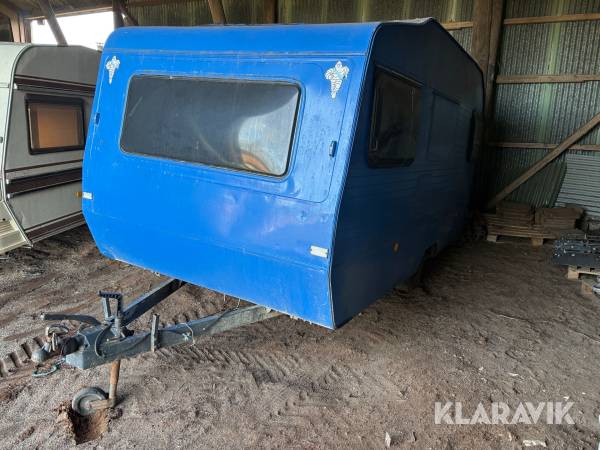 Campingvogn Sprite Musketeer - ombygget til festivalvogn