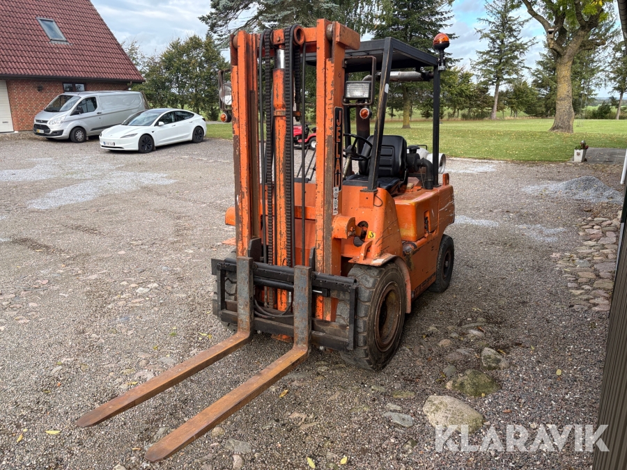 Gaffeltruck Je-lau 04
