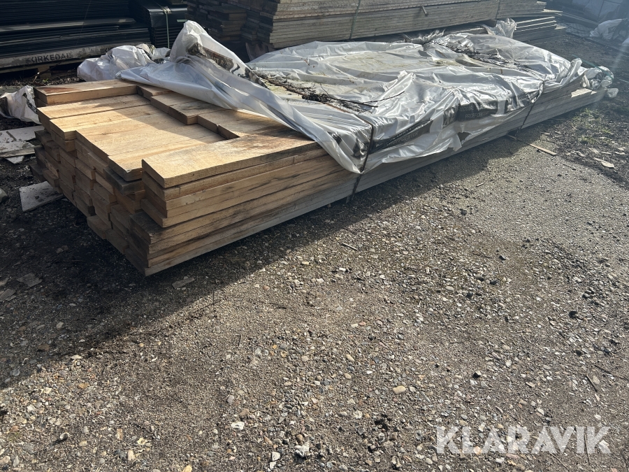 Fyrtræ US 69 styk, ca 300 meter