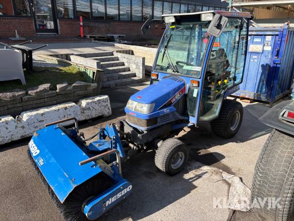 Redskabsbærer med kost Iseki TXG23