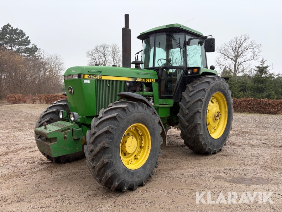Traktor John Deere 4255 