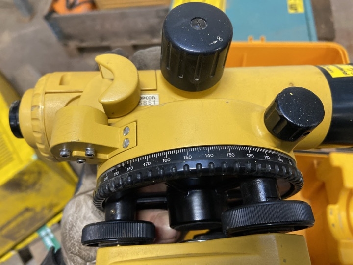 Automatic Level