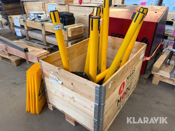 sikkerhedspullerter samt skilte Flexi-barriers 19 skilte og 8 sikkerhedspullerter