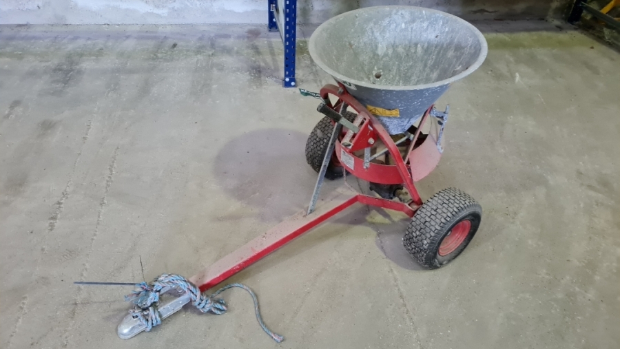 Saltspreder til ATV/havetraktor