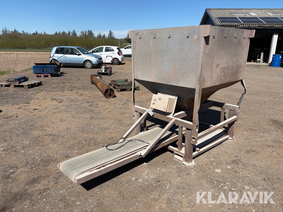 Tank med transportbånd