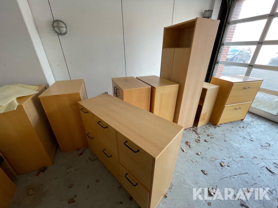 Reoler og skabe, Norddjurs, Klaravik auktioner