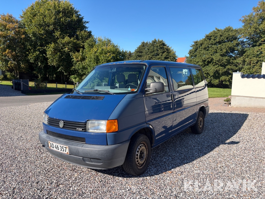 Personbil Volkswagen Caravelle 2.5TDI 9 personers.