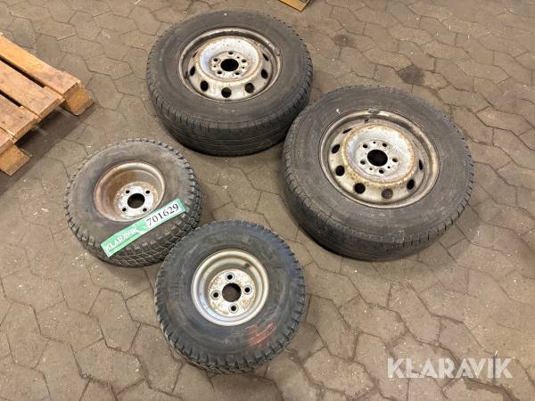 Dæk 18x7.00-8 & 215/70R15C 4 styk