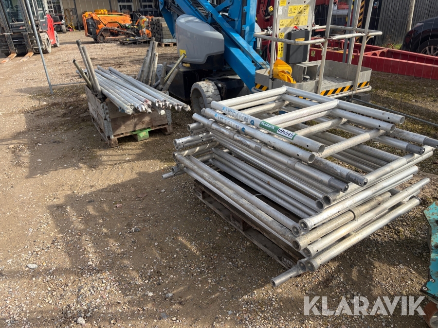 Blandet lot af stillads dele til rullestillads inkl hjul