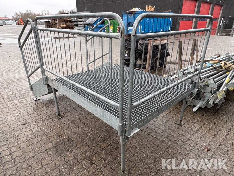 Trappe Med Platform Greve Klaravik Auktioner trappe-med-platform-greve-klaravik-auktioner
