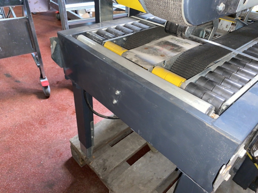 Tape maskine