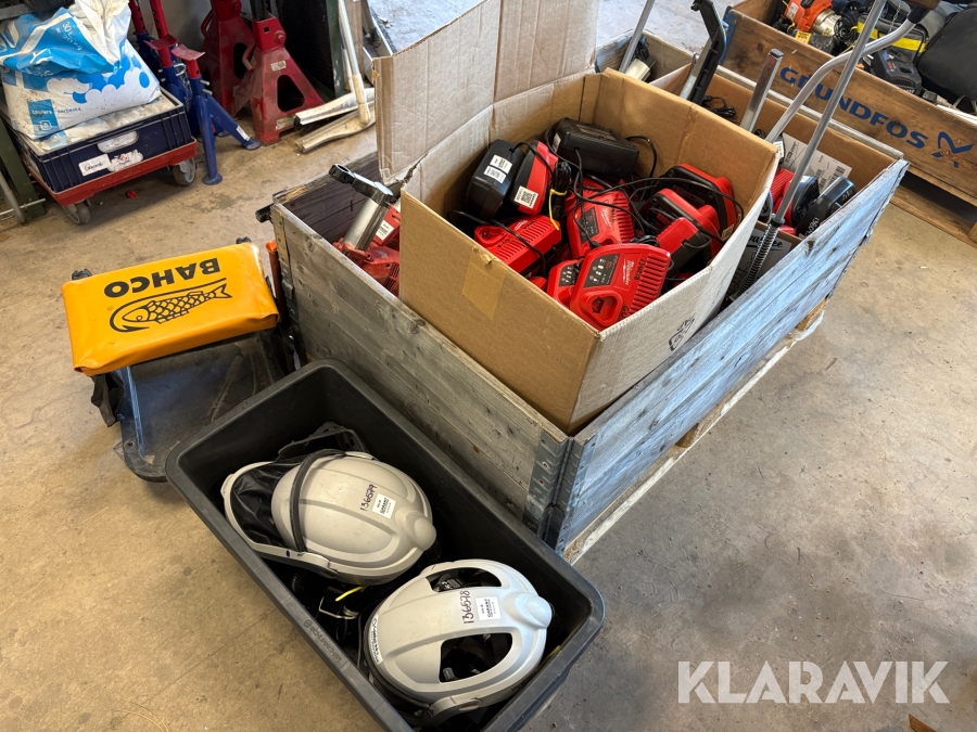 Assorteret håndværktøj og tilbehør - 1 palle