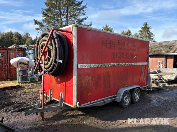 Cargo trailer Variant med isolerings maskine