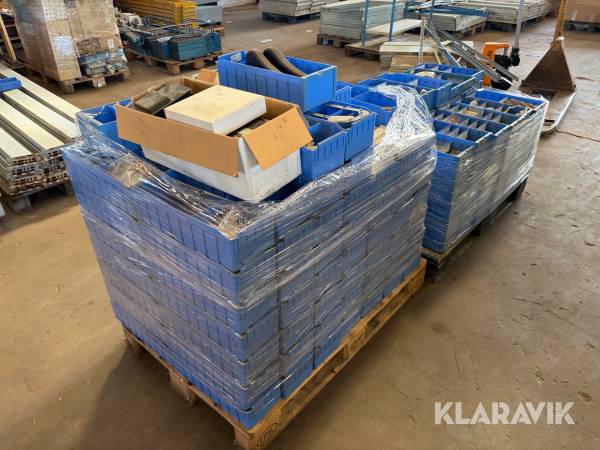 Reservedele til Case IH maskiner - cirka 245 kasser