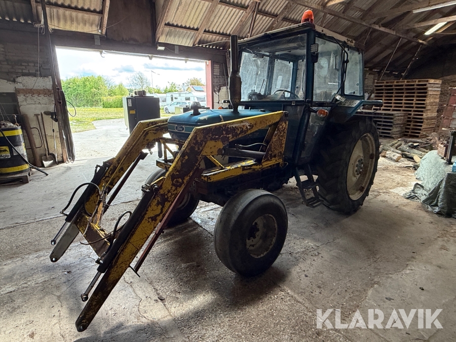 Veterantraktor Ford 4610 med frontlæsser