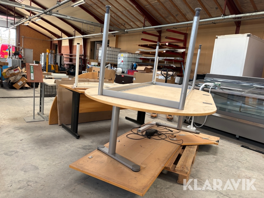 Diverse borde i forskellige størrelser 7 styk