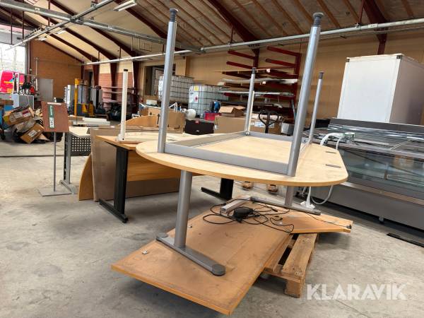 Diverse borde i forskellige størrelser 7 styk