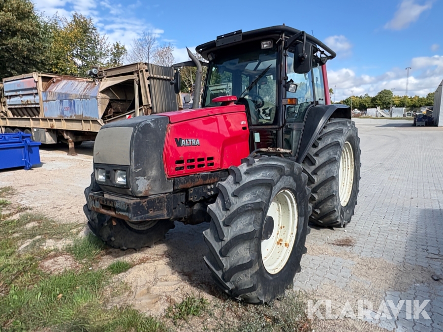 Traktor Valtra 6850