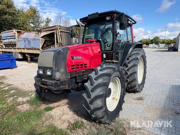 Traktor Valtra 6850