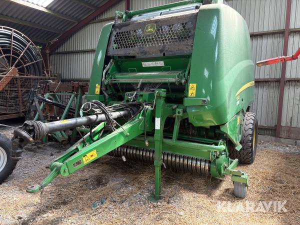 Rundballepresser John Deere Fasterholt 990 med opsamlervogn