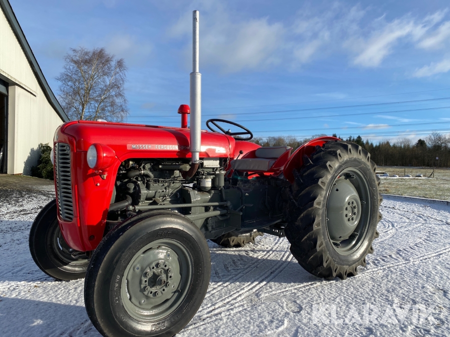 Veteran traktor Massey Ferguson 35 X