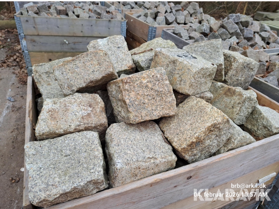 Brosten ældre grå Portugisiske 2 m2