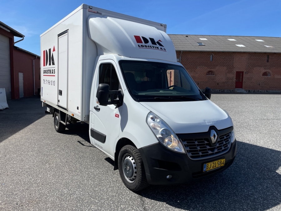 Varevogn med alukasse og lift