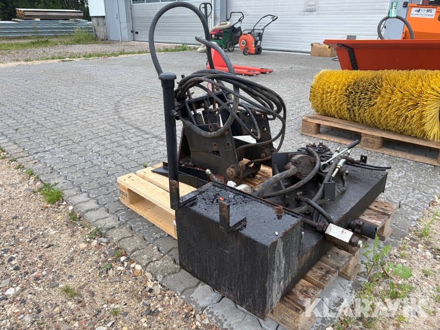 Frontlift og hydraulik station Willemose - med kost og V-plov