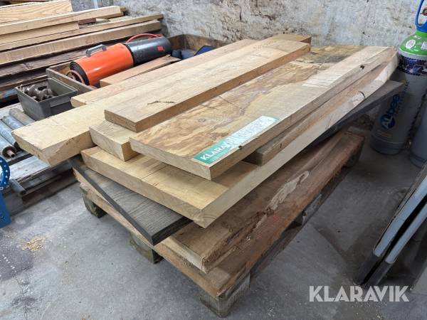 Ovntørrede planker i eg, ask, bøg og elm