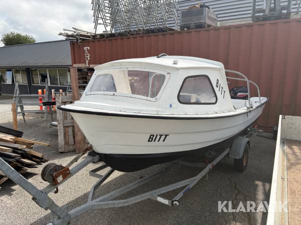 Båd Med bådtrailer