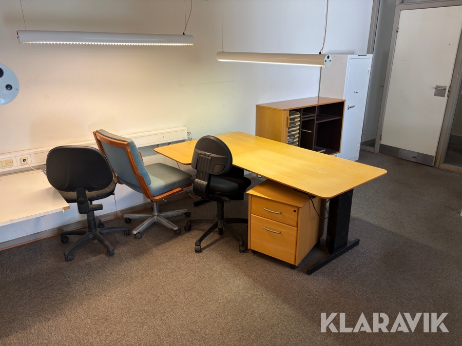 Kontormøbler lot