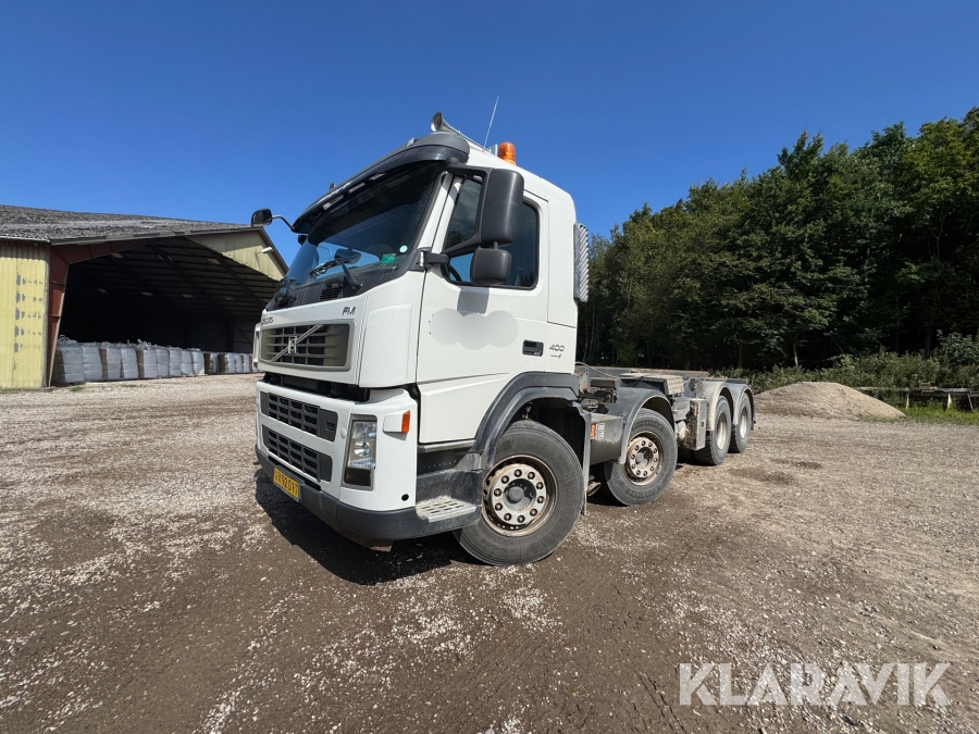 Lastbil Volvo FM 8X4