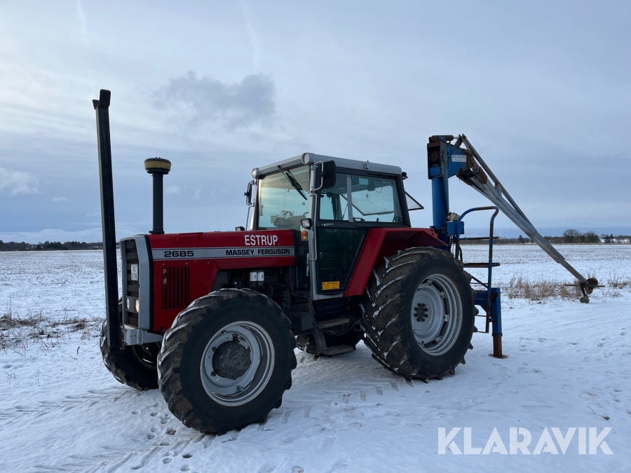 Traktor Massey Ferguson 2685 med mixer