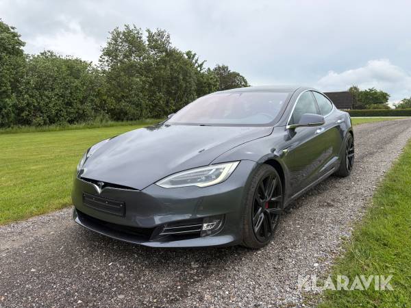 Personbil Tesla Model S P100D (4x4), med luftundervogn
