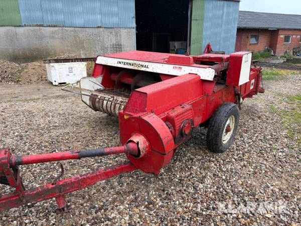 Ballepresser International 440T