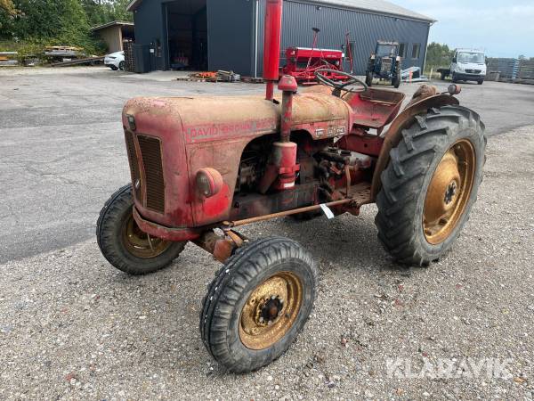 Traktor David Brown 880/C 4 Cylindret.
