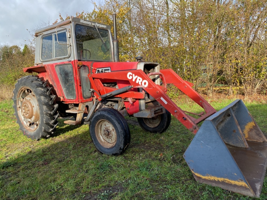 Traktor med frontlæsser