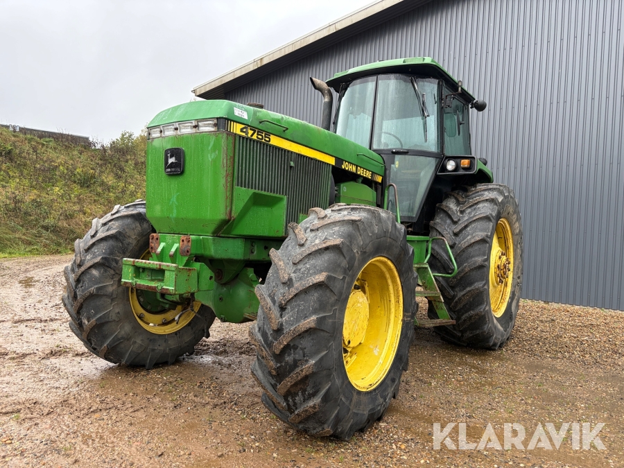 Veterantraktor John Deere 4755